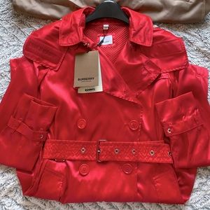 Burberry Kensington Hooded Nylon Trench Coat